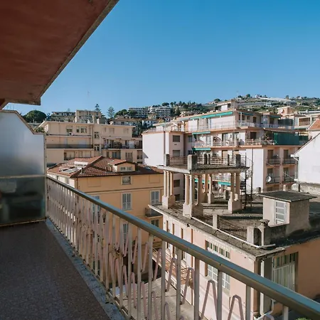 Carlo's Sv48 -da Vale- Lägenhet Sanremo